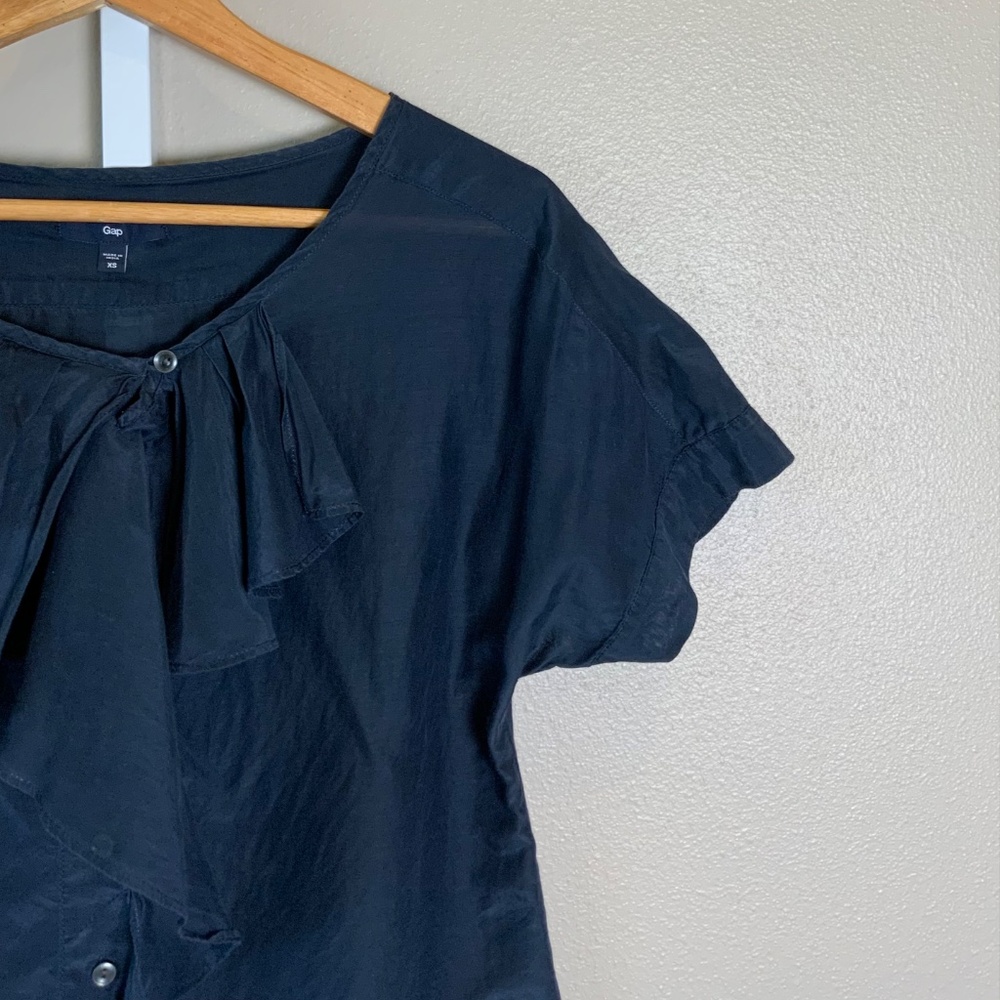 GAP Short Sleeve Ruffle Front Button Top - Picture 6 of 16